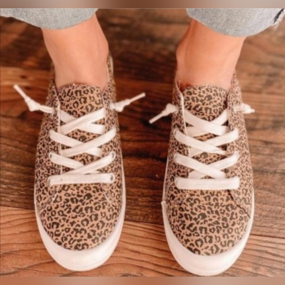 NEW Mad Love Women's Leopard Print Lennie Lace Up Canvas Sneakers sz 8